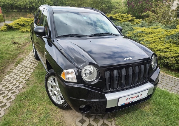 Jeep Compass cena 27990 przebieg: 213700, rok produkcji 2009 z Ćmielów małe 742